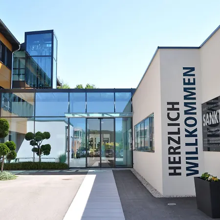 Sankt Magdalena מלון 3*